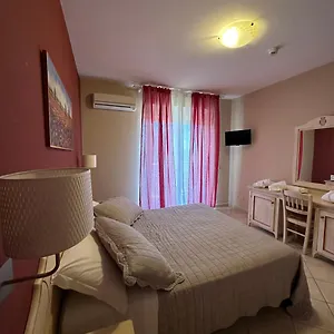 2* Aparthotel Le Residenze Di Santa Costanza - Le Dimore